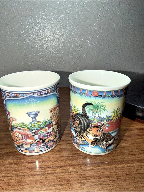 Duchess Other - Duchess Cat Design Mug Set of 2 Multicolor Like New